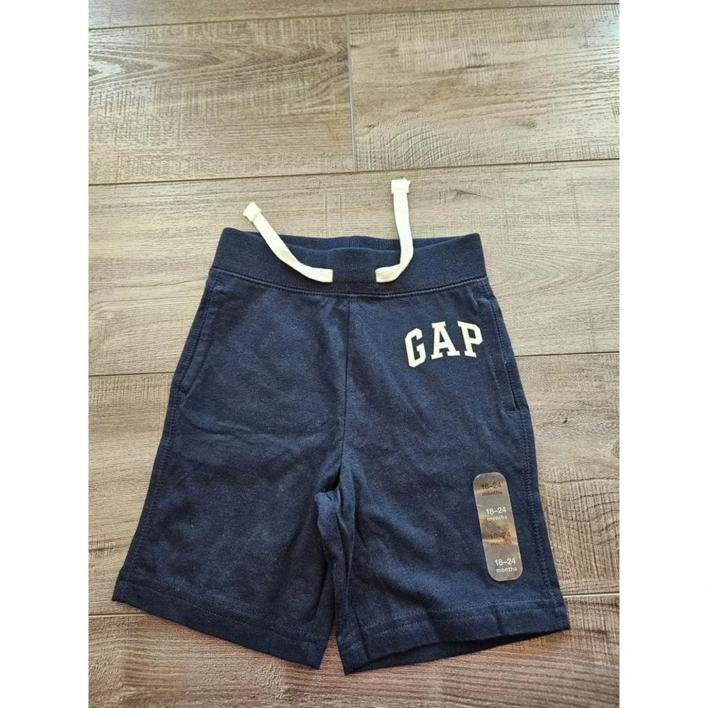 Baby gap‎ shorts 18-24 mos